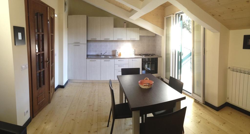 La Casa Di Aaron Appartement Rapallo Kamer foto